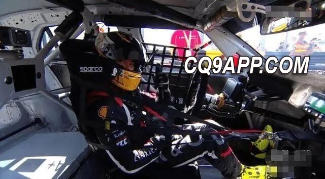 2023112012 郭富城澳门赛车赛中遭遇碰撞，勇者退场不失风度