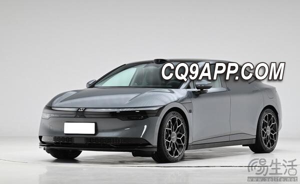 2023120721 极氪 007 豪华电动轿车将亮相 价格仅22.99万元起