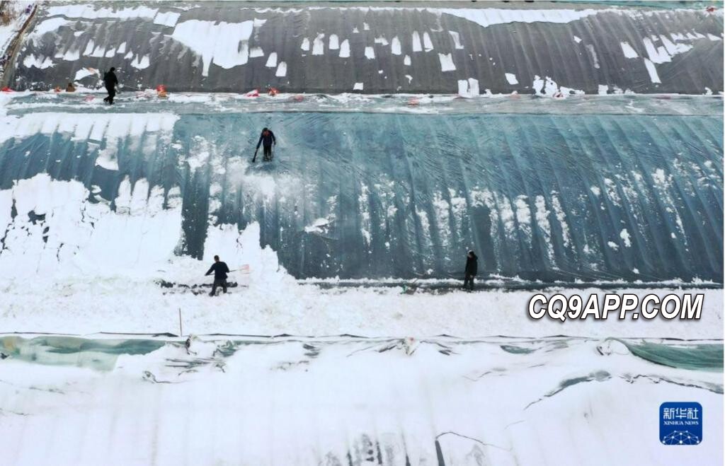 2023121613 全国遭遇寒流侵袭，为何恰逢暖冬？气候专家揭秘