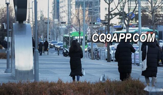 2023122213 广东寒流来袭，群众防冻措施不可缺