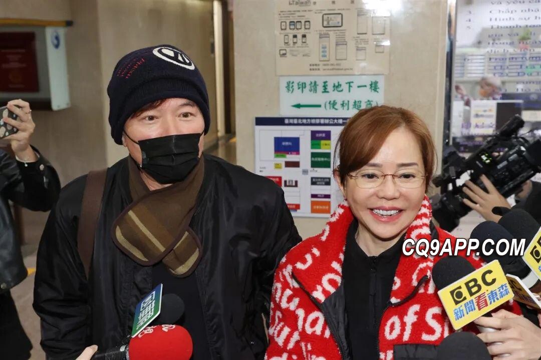 2024020617 明星夫妻的风波再起：法院门口的媒体围攻