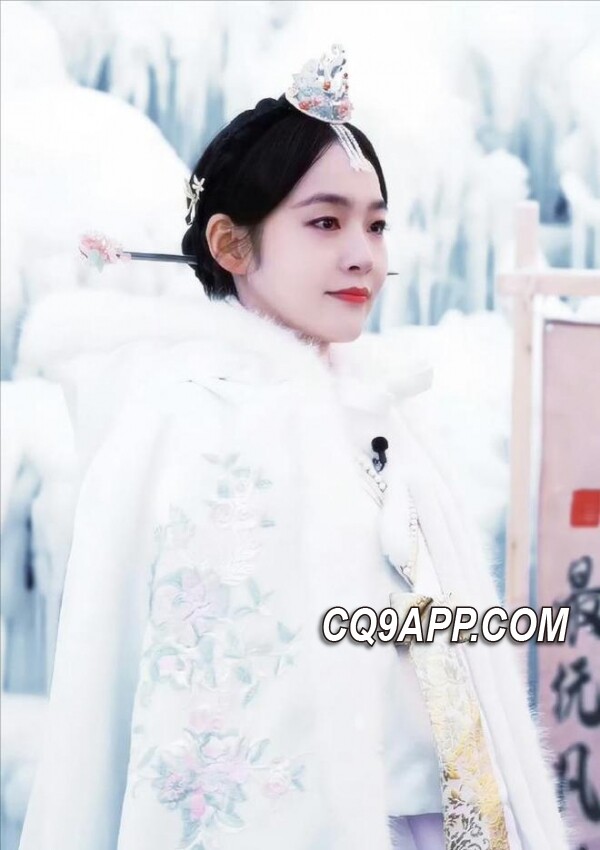 2024020618 延边之美引发韩流热议，张佳宁身穿朝鲜族服饰遭韩媒关注
