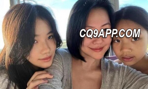 2024030221 许家姐妹如花似玉，飒爽身姿继承母亲美貌