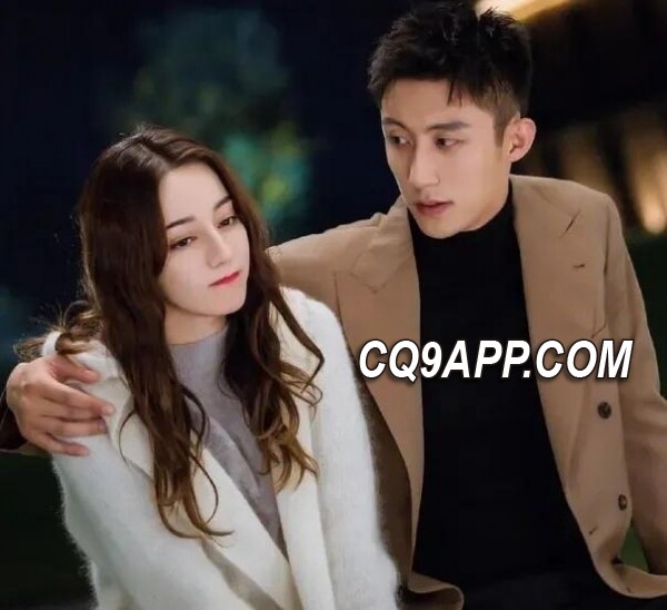 2024030412 迪丽热巴与黄景瑜泰国偶遇传闻引起网友热议